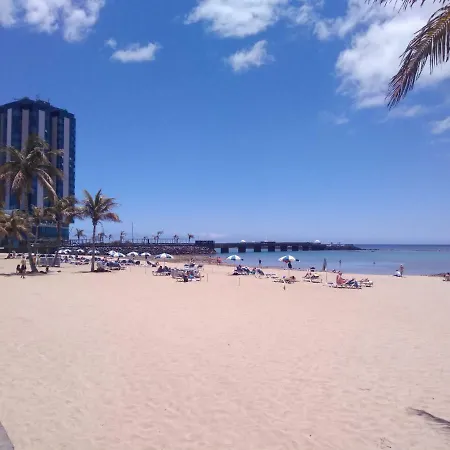 Estudio Arrecife Beach Lägenhet *